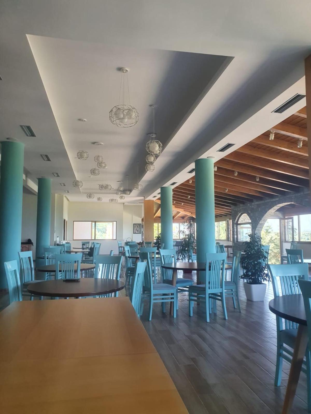 Doko Hotel Radhimë المظهر الخارجي الصورة