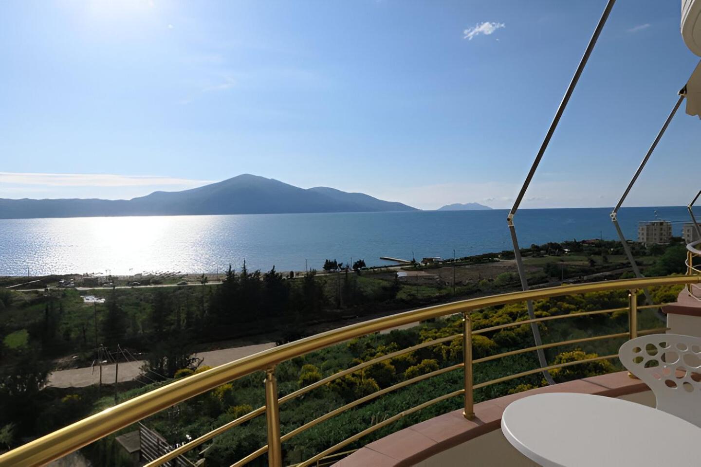 Doko Hotel Radhimë المظهر الخارجي الصورة