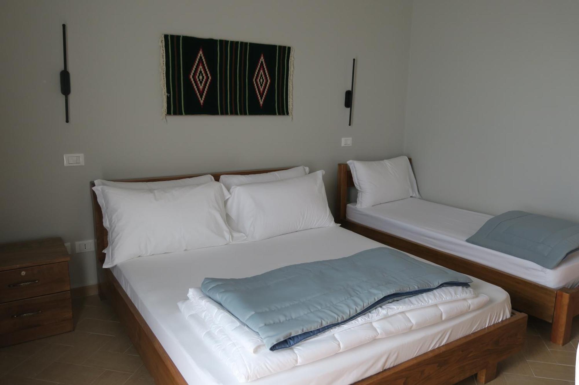 Doko Hotel Radhimë المظهر الخارجي الصورة